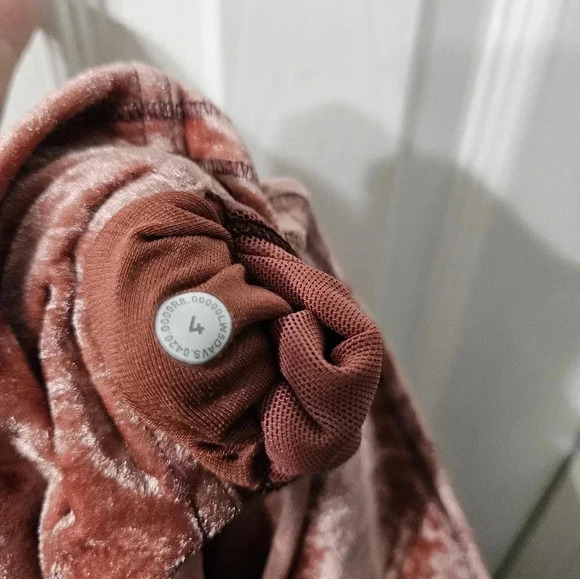 Lululemon Velvet Leggings - Picture 5 of 5